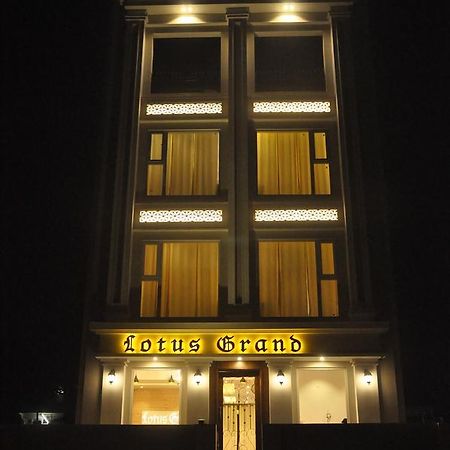 Lotus Grand Akm Hotel Kalka Bagian luar foto