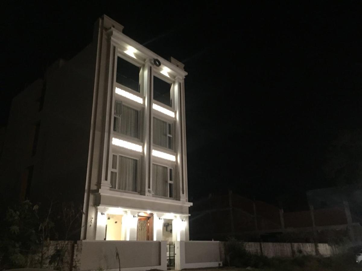 Lotus Grand Akm Hotel Kalka Bagian luar foto