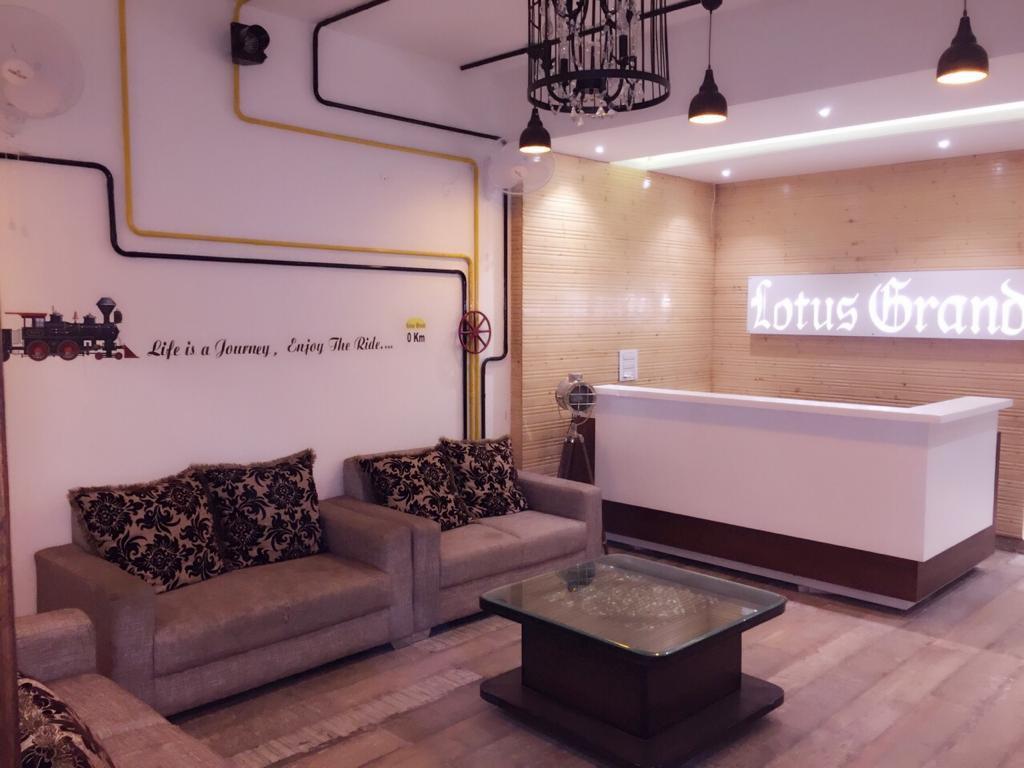 Lotus Grand Akm Hotel Kalka Bagian luar foto