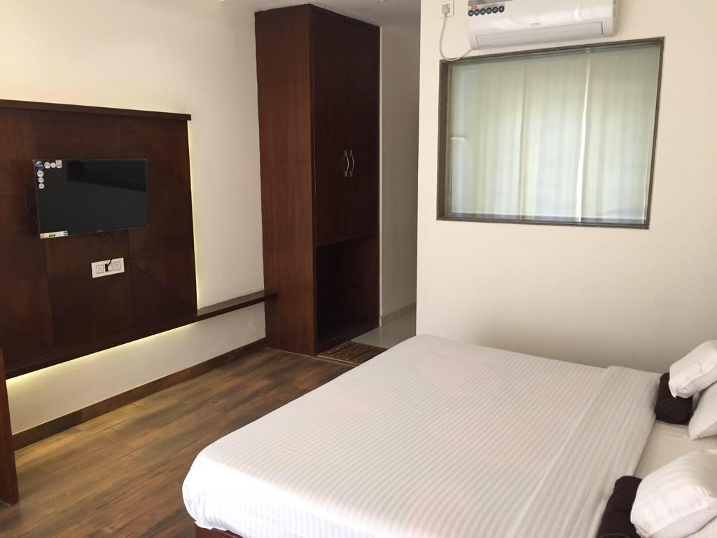 Lotus Grand Akm Hotel Kalka Bagian luar foto