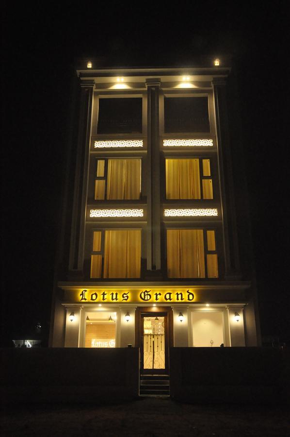 Lotus Grand Akm Hotel Kalka Bagian luar foto