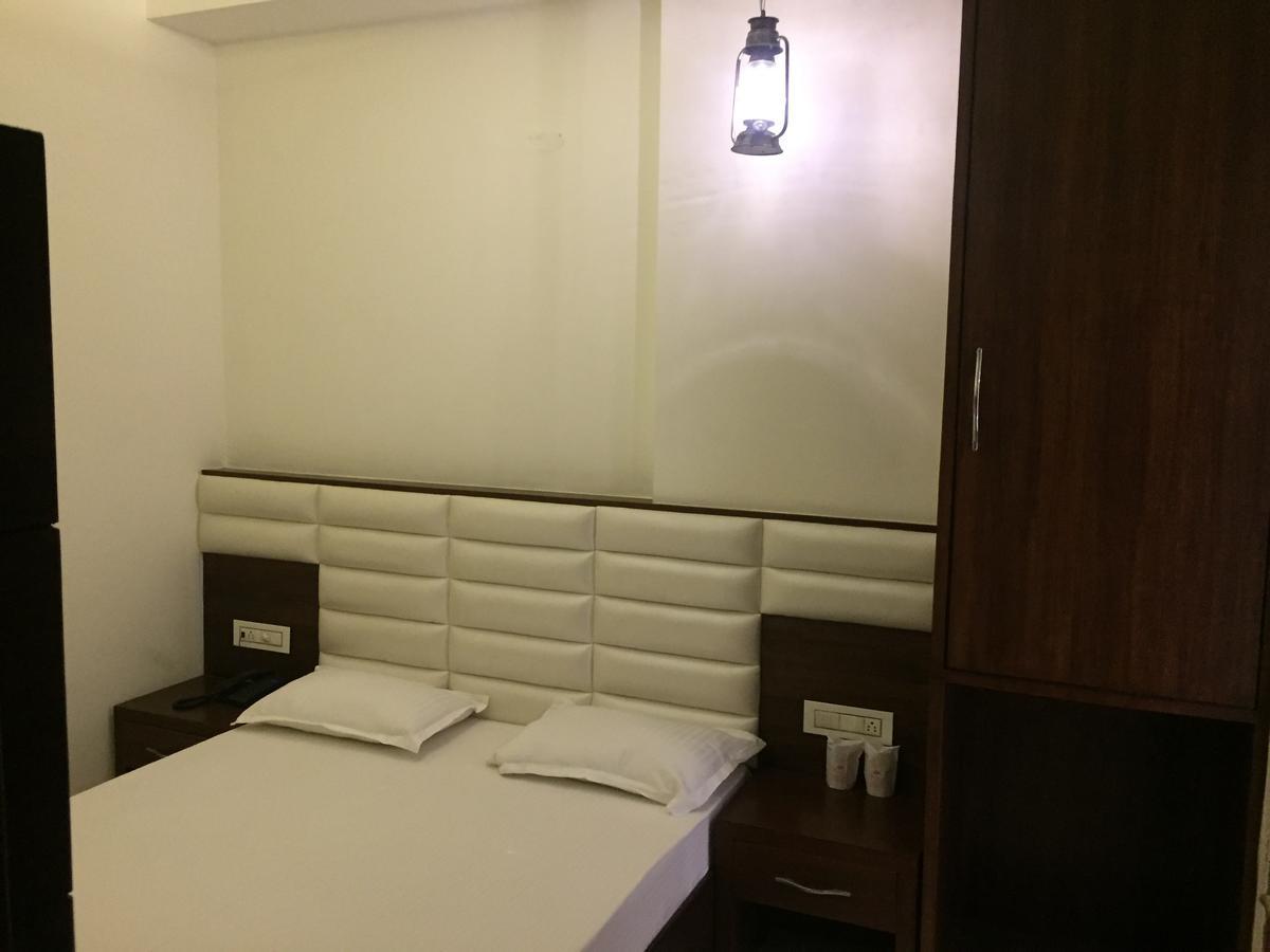 Lotus Grand Akm Hotel Kalka Bagian luar foto